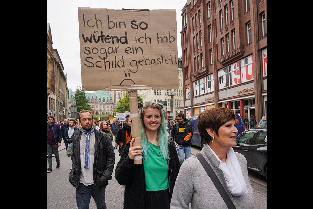 2019-09-20 12-03 DSC01329 20.September 2019, Hamburg, Klimastreik Demo in Hamburg mit 100 000 Teilnehmern