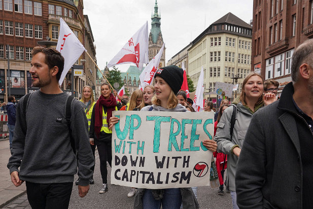 2019-09-20 12-07 DSC01339 20.September 2019, Hamburg, Klimastreik Demo in Hamburg mit 100 000 Teilnehmern