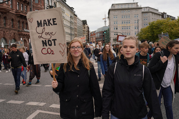 2019-09-20 14-37 DSC02185 20.September 2019, Hamburg, Klimastreik Demo in Hamburg mit 100 000 Teilnehmern