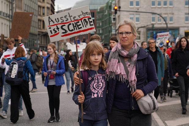 2019-09-20 14-37 DSC02203 20.September 2019, Hamburg, Klimastreik Demo in Hamburg mit 100 000 Teilnehmern