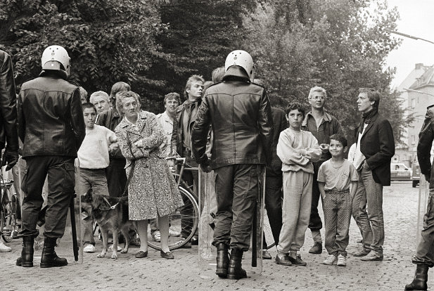 1986 Balduinstrasse Die Polizei riegelt den Zugang zu den besetzten Hafenstrassen Häusern ab