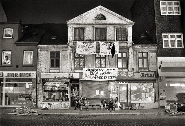 1991 Schulterblatt 45 Dort, wo sich einst ein Schreibwarengeschäft, ein Gemüseladen und ein Fischgeschäft befanden, ist jetzt der Budnikowsky Supermarkt